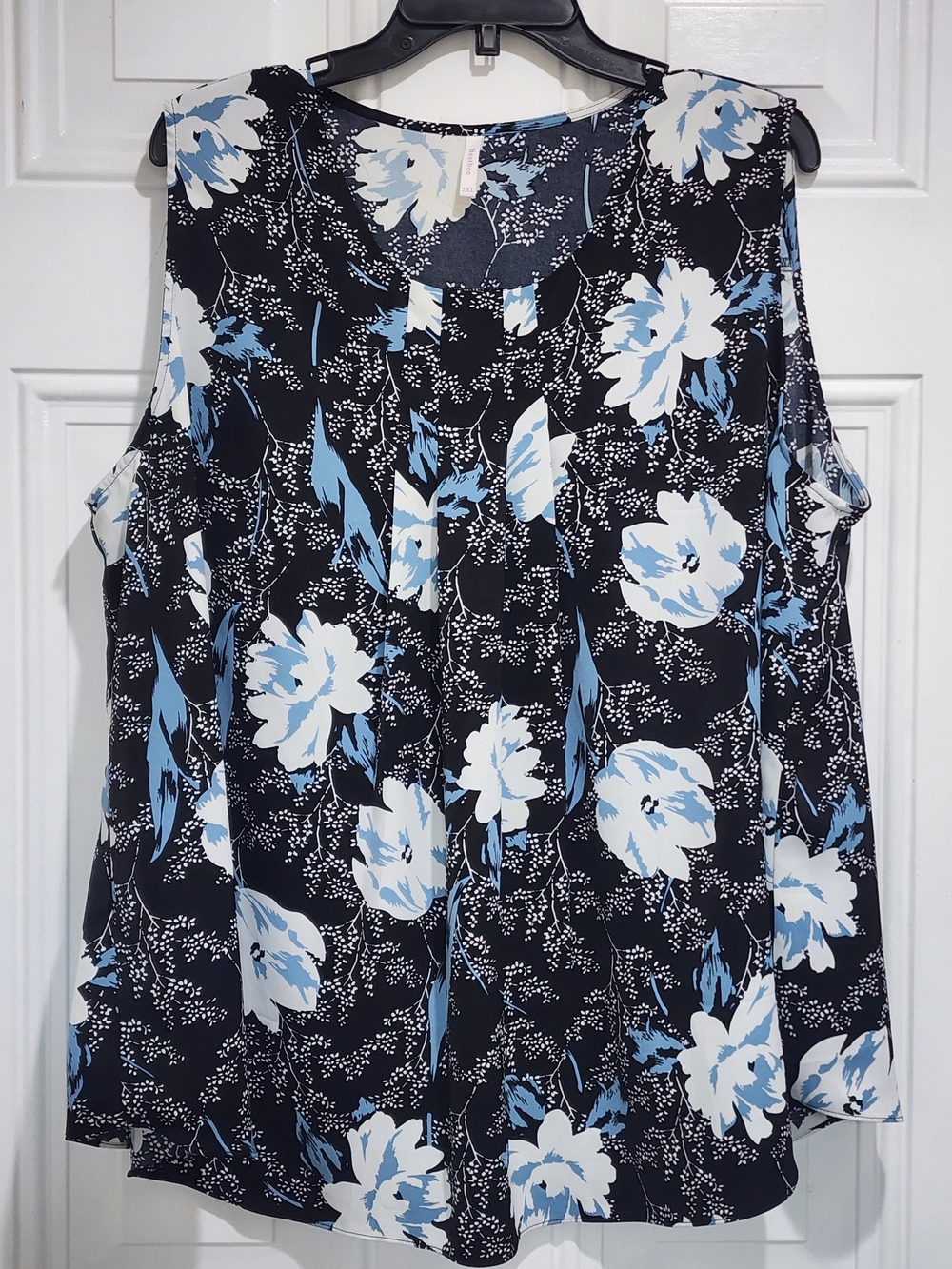 2 Women's 3X Tops